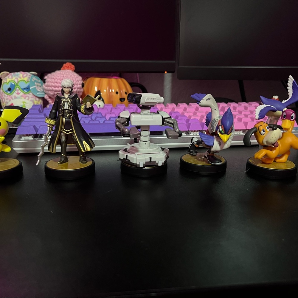 Super Smash Bros Amiibo Lot - Robin, ROB, Falco, and Duck Hunt